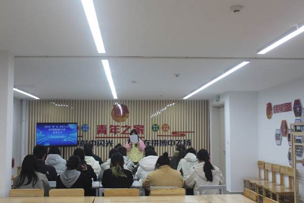 会议室里的人们 AI 生成的内容可能不正确。